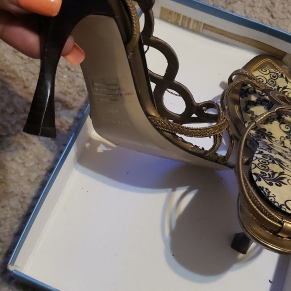 Gold Nine West heels - Picture 2 of 4